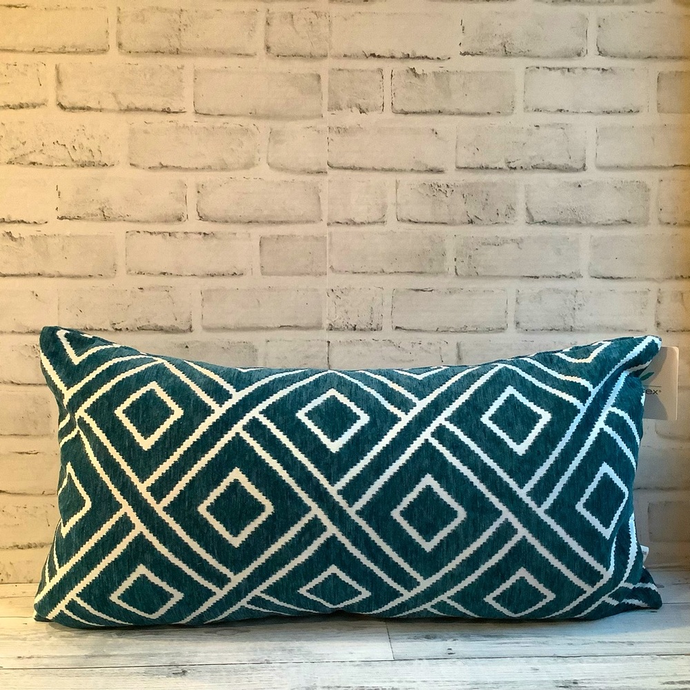 WESTEX 14×26 Diamonds Geometric Pillow